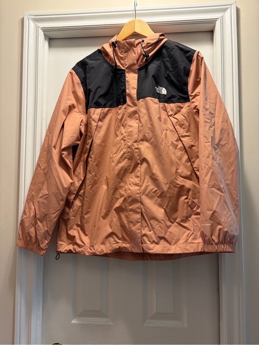 The North Face ladies Hooded, Waterproof Jacket in pale pink and Black
